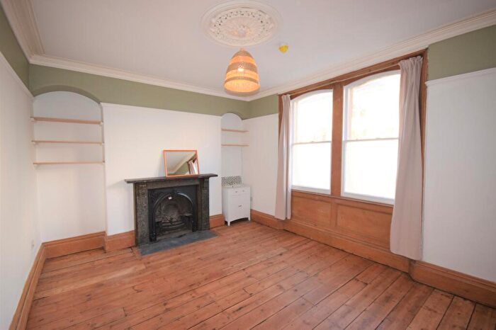 6 Bedroom House To Rent In York Road, Bristol, BS6