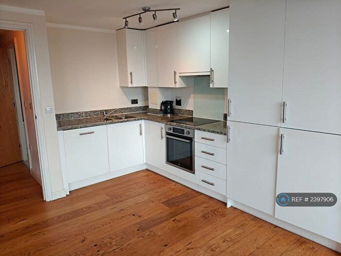 1 Bedroom Flat To Rent In Chesworth Court, London, E1
