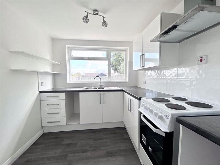 3 Bedroom Semi-Detached House For Sale In The Green, Cowes, PO31