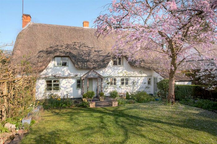 5 Bedroom Detached House For Sale In High Street, Wedhampton, Wiltshire, SN10