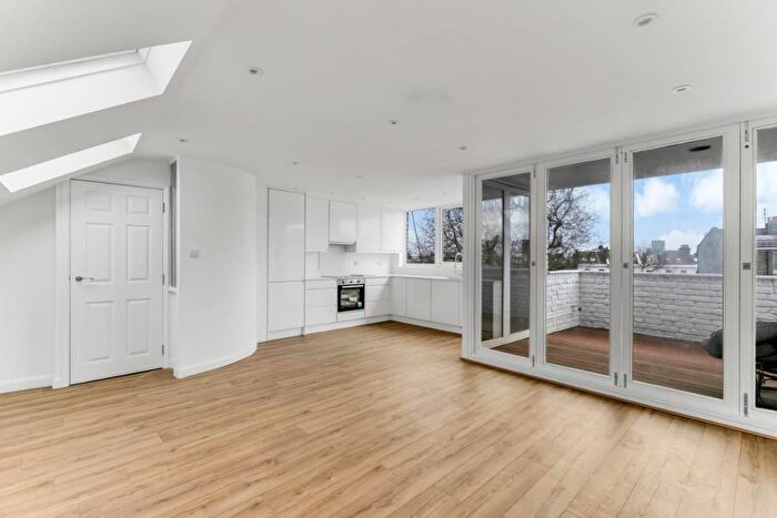 3 Bedroom Flat To Rent In King Henrys Road, Primrose Hill, NW3