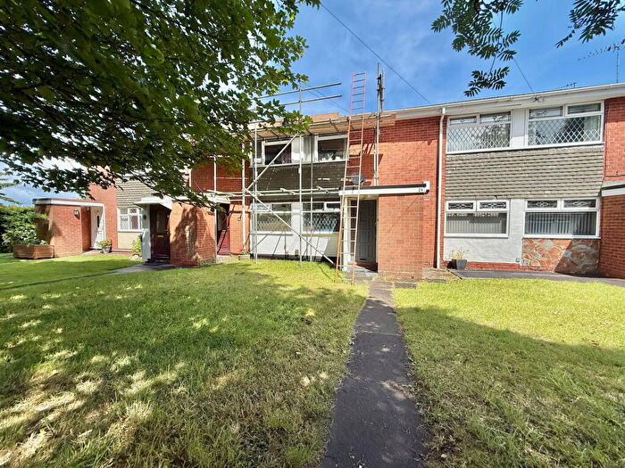2 Bedroom Flat For Sale In Sandyfields Road, Sedgley, DY3