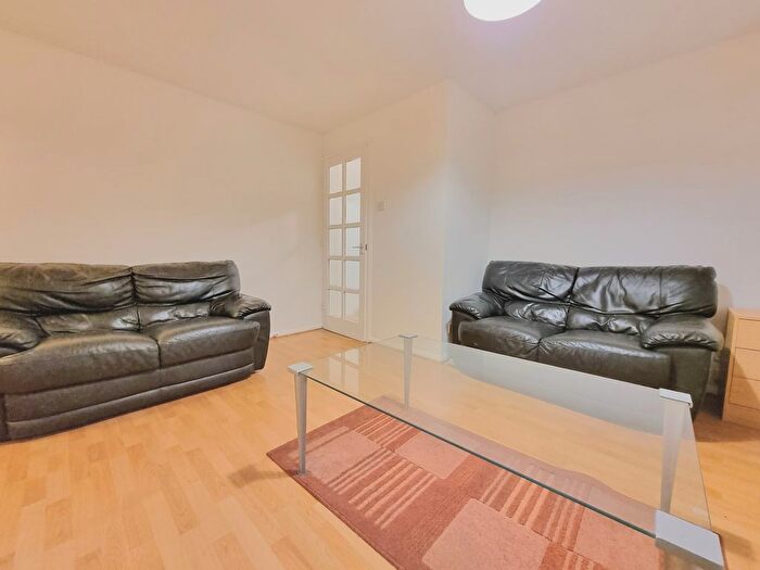 1 Bedroom Flat For Sale In John Silkin Lane, London, SE8