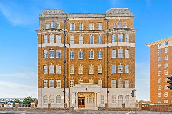 3 Bedroom Flat For Sale In Courtenay Terrace, Hove, East Sussex, BN3