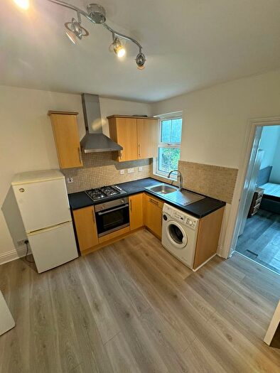 1 Bedroom Flat To Rent In Evering Road, London, E5