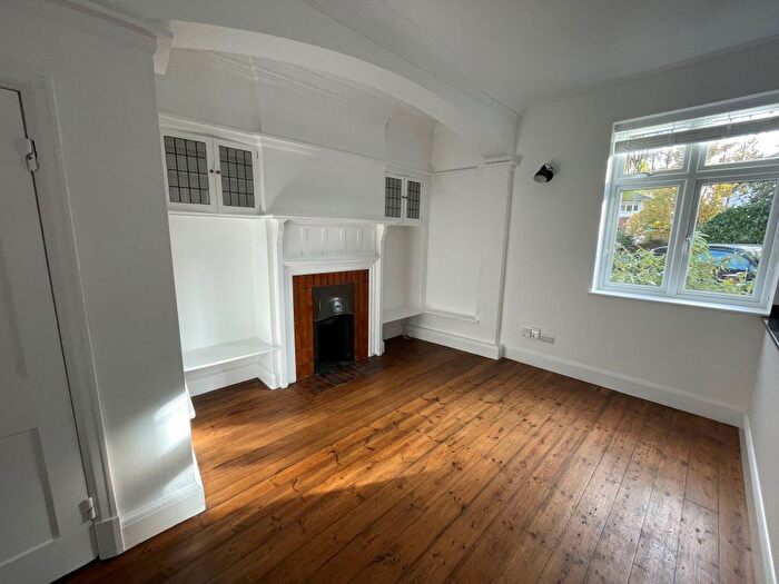 1 Bedroom Flat To Rent In Park Hill Drive, Leicester, LE2