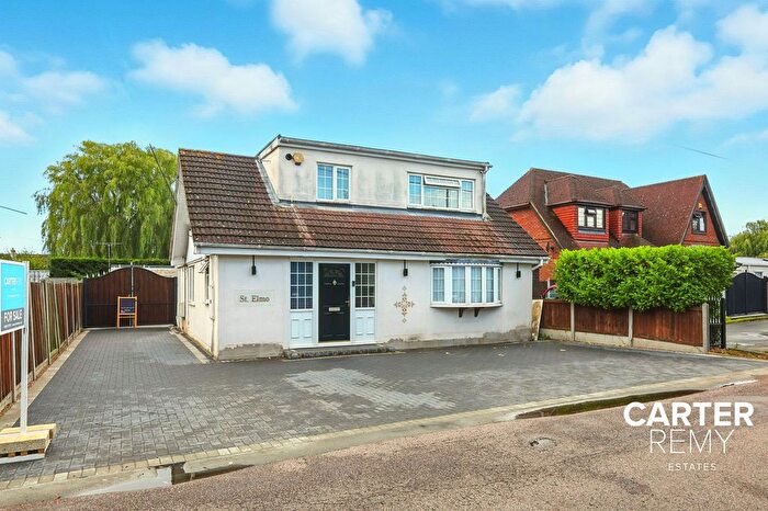 3 Bedroom Detached House For Sale In Windsor Road, Basildon, SS13