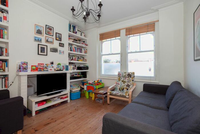 2 Bedroom Maisonette To Rent In Kingswood Road, London, SW2