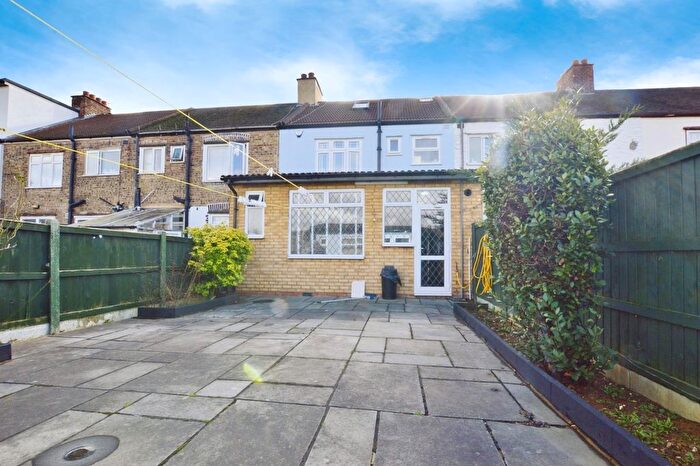 4 Bedroom Property To Rent In Sandford Road, London, E6