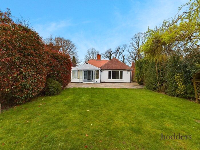 4 Bedroom Bungalow For Sale In Spinney Hill, Addlestone, Surrey, KT15