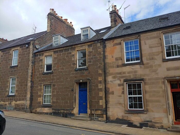 5 Bedroom Flat To Rent In Queen Street, Stirling Town, Stirling, FK8