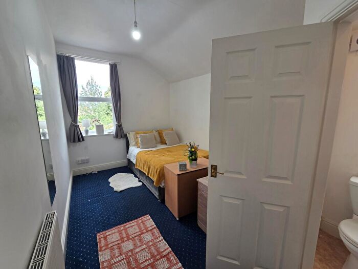 7 Bedroom Semi Detached House For Sale In Oval Road, Birmingham, B24