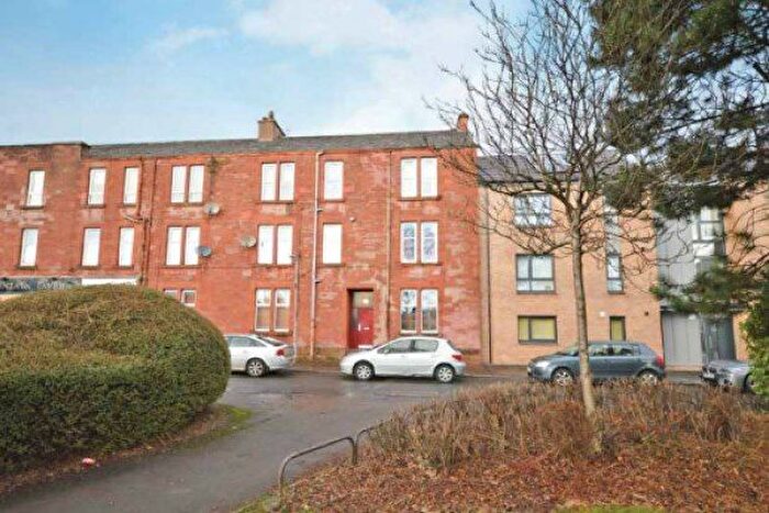 3 Bedroom Flat To Rent In Susannah Street, Alexandria, G83