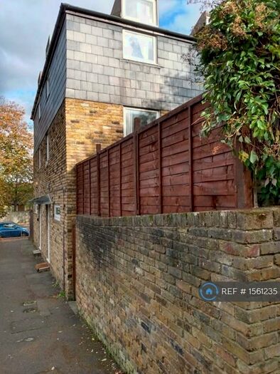 4 Bedroom Semi-Detached House To Rent In Rosendale Road, London, SE21