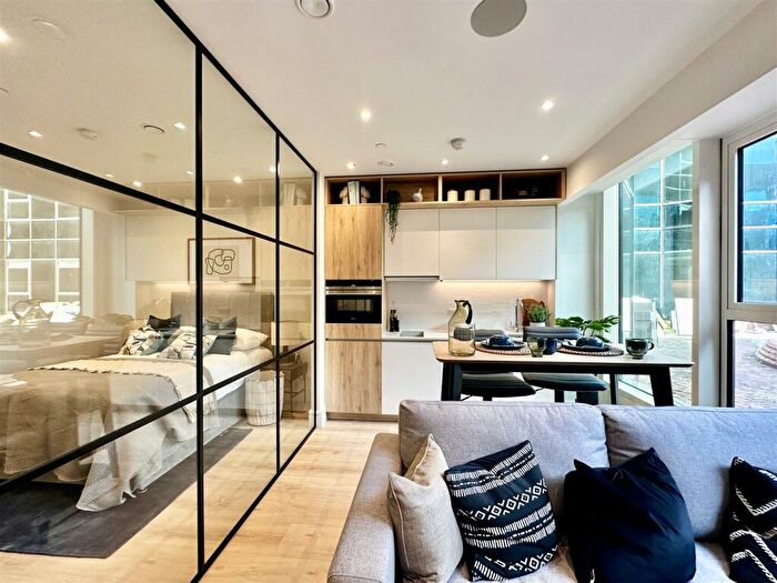 1 Bedroom Flat To Rent In Virginia House, Aylesbury, HP21