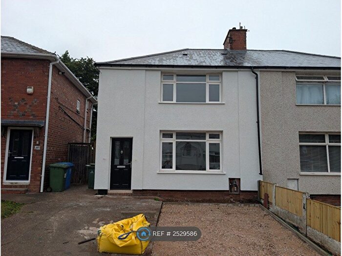 3 Bedroom Semi-Detached House To Rent In Booth Crescent, Mansfield, NG19