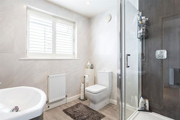 3 Bedroom Semi-Detached House For Sale In Wroxham Way, Harpenden, AL5