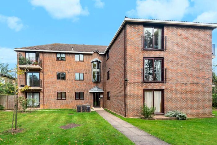 2 Bedroom Flat To Rent In Dorchester Court, Ferry Pool Road, OX2