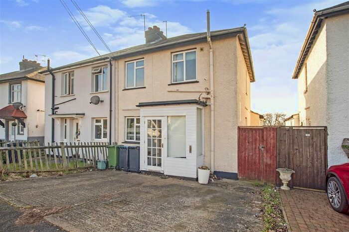 4 Bedroom Property To Rent In Wood Crescent, Hemel Hempstead, HP3