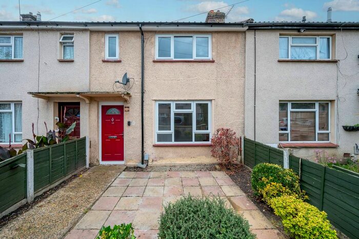 2 Bedroom Terraced House To Rent In Woking, Woking, GU22