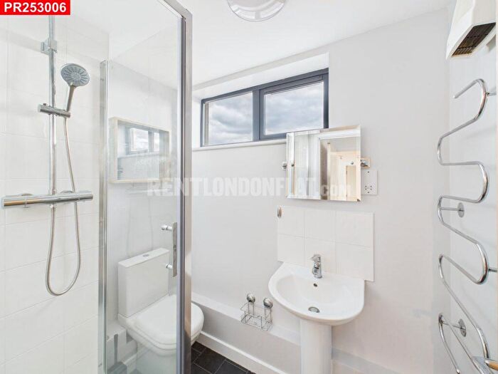 2 Bedroom Flat To Rent In Beckenham Road, Beckenham, – Bedrooms Flat, BR3