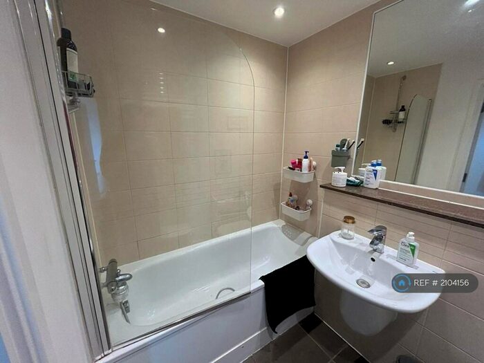 1 Bedroom Flat To Rent In Kinetica Apartments, London, E8