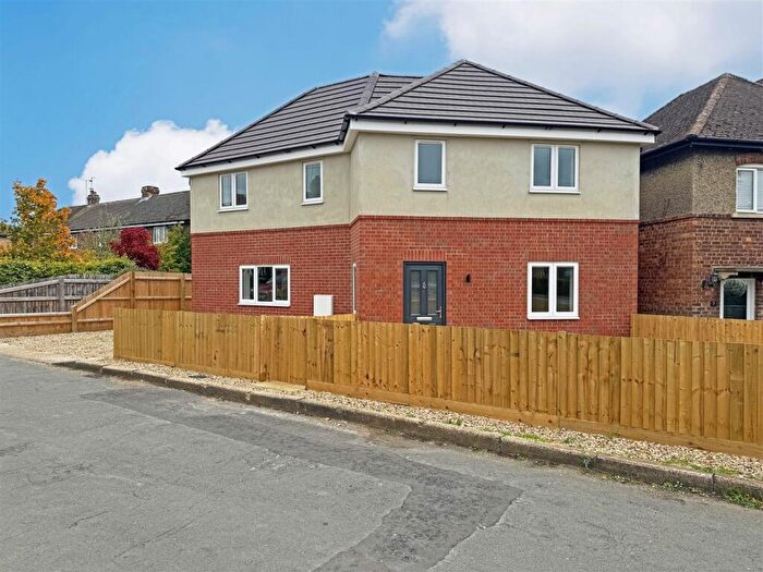 3 Bedroom Detached House For Sale In Gloucester Road, Stamford, PE9