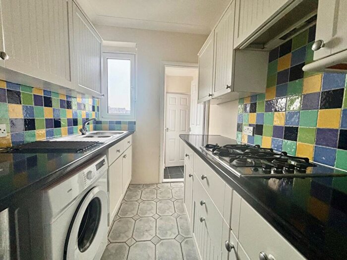 4 Bedroom Terraced House To Rent In St. Johns Road, Gillingham, ME7