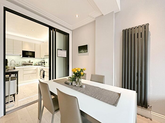 2 Bedroom Flat To Rent In Westminster Green, Westminster, London, SW1P