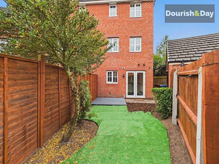 4 Bedroom Town House For Sale In Abberley Grove, Stafford, ST17