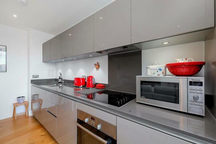 1 Bedroom Flat For Sale In Barry Blandford Way, Mile End, London, E3