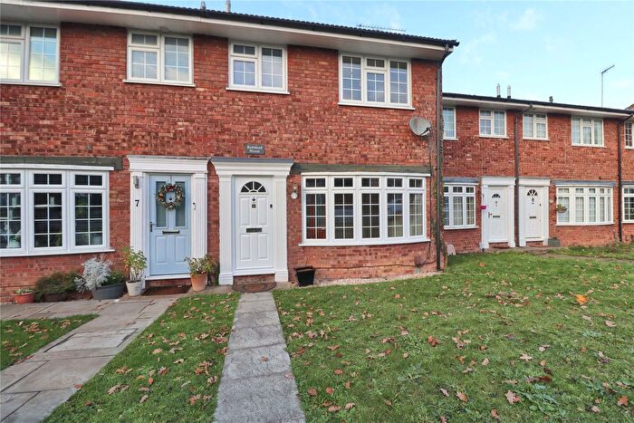 3 Bedroom Terraced House For Sale In Woking, Surrey, GU22