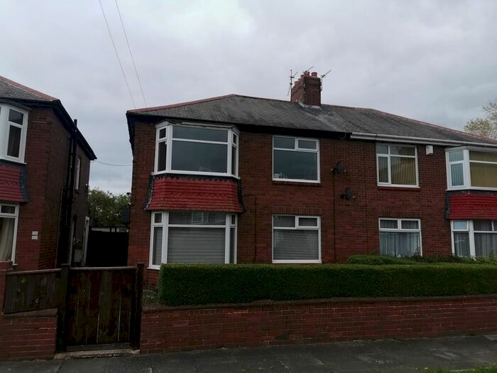 2 Bedroom Flat To Rent In Dene Crescent, Wallsend, NE28
