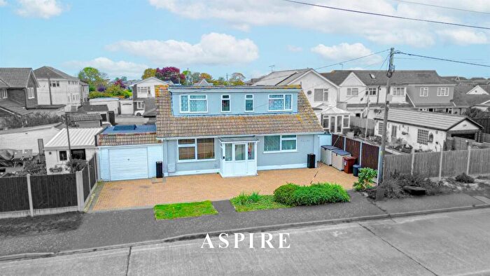 4 Bedroom Detached House For Sale In Station Road, Canvey Island, SS8