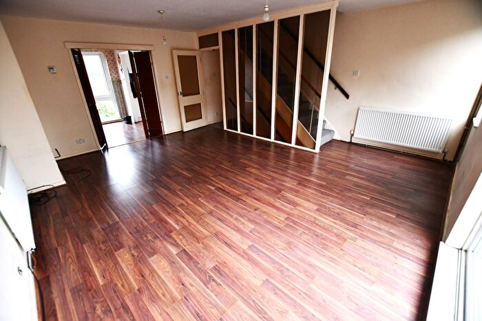 3 Bedroom Terraced House To Rent In Turnpike Link, Croydon, CR0