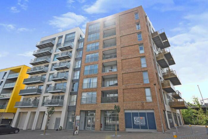 2 Bedroom Flat To Rent In Cunard Square, Chelmsford, CM1