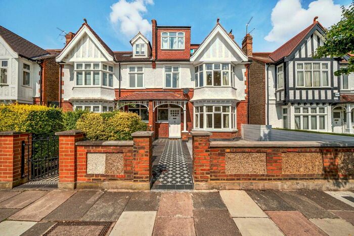 8 Bedroom Semi-Detached House To Rent In Madrid Road, London, SW13