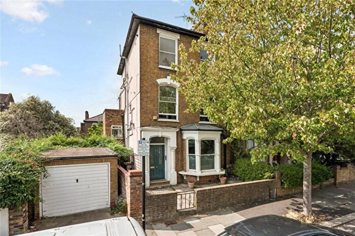 2 Bedroom Apartment For Sale In Wilberforce Road, London, N4