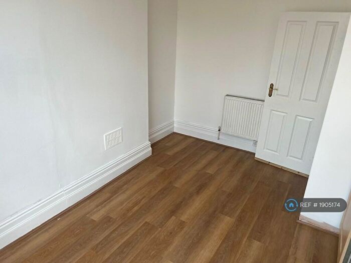 2 Bedroom Flat To Rent In Leicester, Leicester, LE5