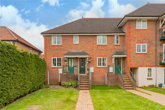 1 Bedroom Flat To Rent In Gallows Lane, High Wycombe, HP12