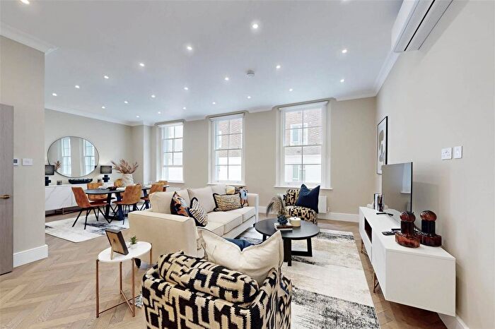 3 Bedroom Flat To Rent In Elvaston Mews, London, SW7