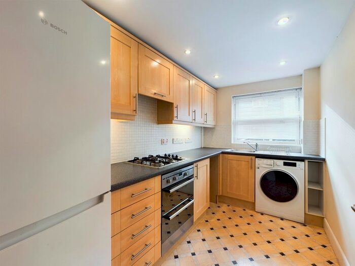 2 Bedroom Flat To Rent In Richards Field, Chineham, Basingstoke, RG24