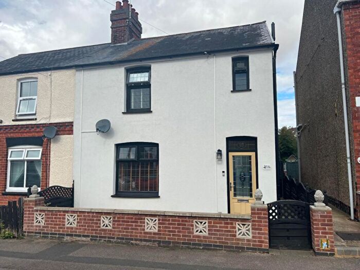 3 Bedroom Semi-Detached House For Sale In Loatland Street, Desborough, Kettering, NN14