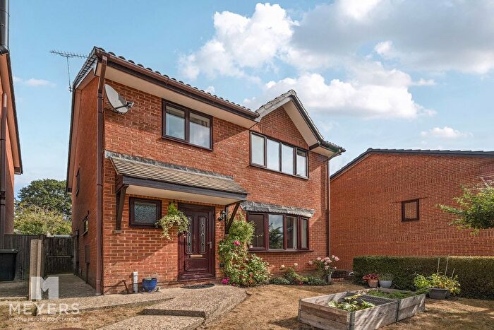 4 Bedroom Detached House For Sale In Jubilee Close, Wimborne, BH21
