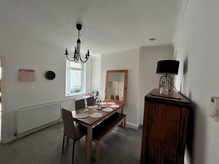 2 Bedroom Semi-Detached House For Sale In Lynncroft, Eastwood, Nottingham, NG16