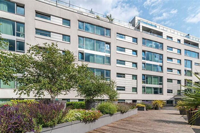 1 Bedroom Flat To Rent In Empire Square West, Empire Square, London, SE1