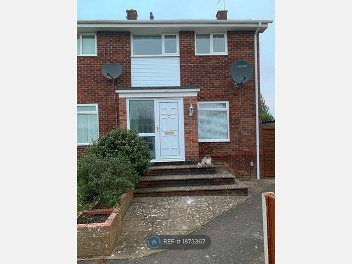 3 Bedroom End Of Terrace House To Rent In Fabian Close, Basingstoke, RG21
