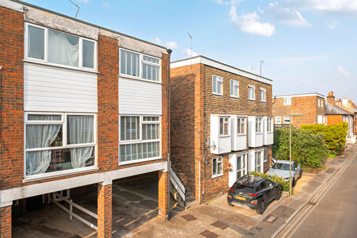 3 Bedroom Terraced House For Sale In Drummond Road, Guildford, GU1