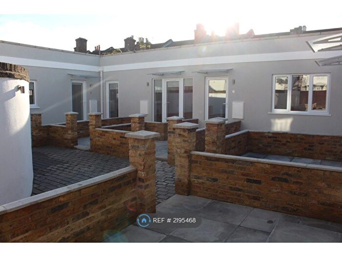 Studio To Rent In Old Dairy Lodge, London, SE12