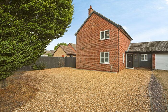3 Bedroom Detached House For Sale In The Chase, Stanton, Bury St. Edmunds, IP31